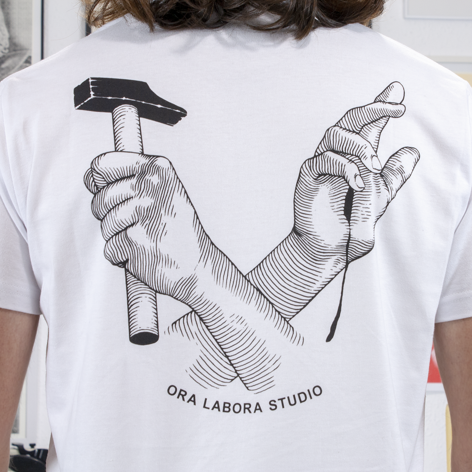 Camiseta-OraLaboraStudio-espalda-web