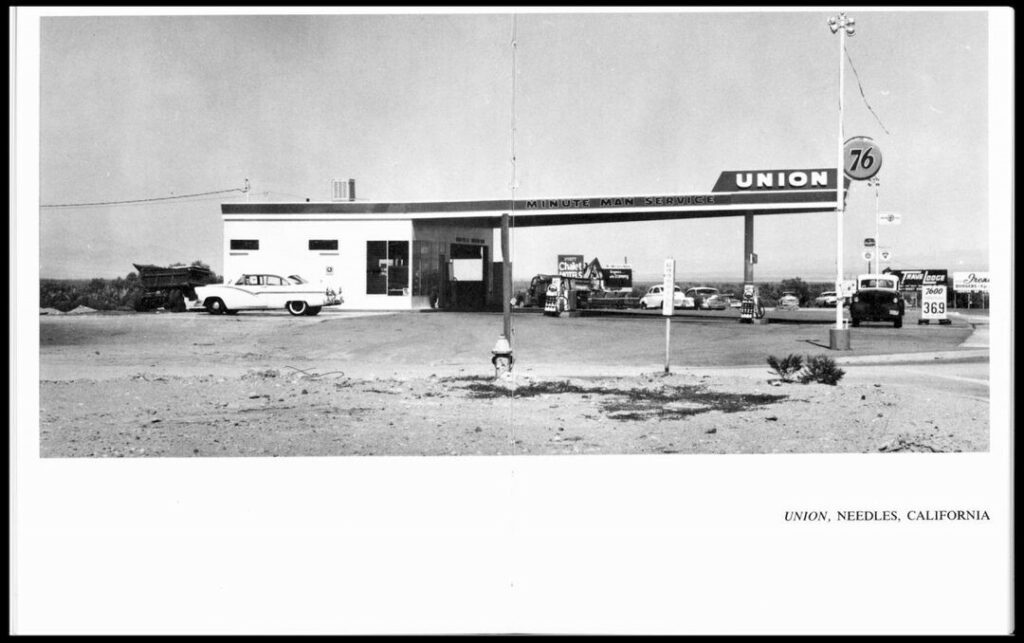 Twenty Six Gasoline Stations, Edward Ruscha. Libro de artista.
