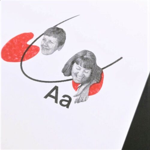 Impresión de tarjetas en risografía con ilustración de Aida Moratón.
